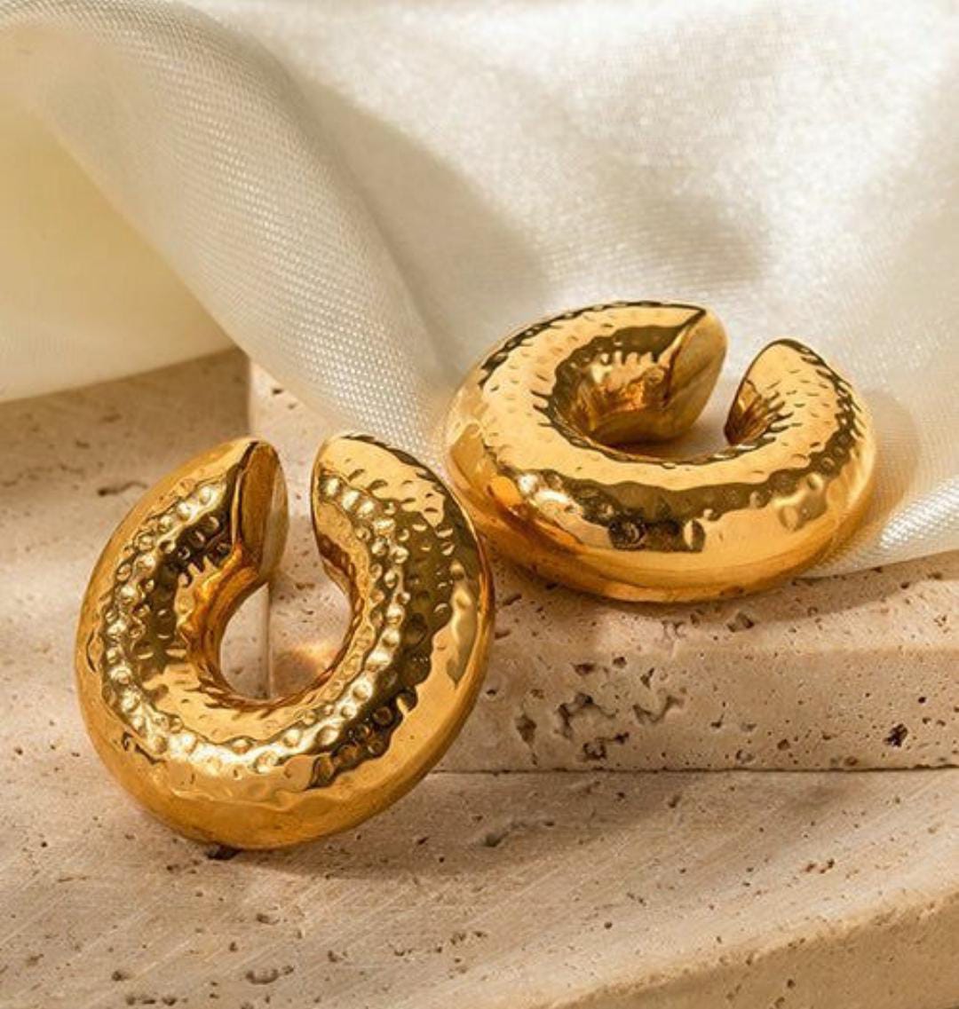 YU Fashions  Textured Spiral Ear Bone Non- Piercing Ear Cuff 2 Statement Korean Earrings Pair