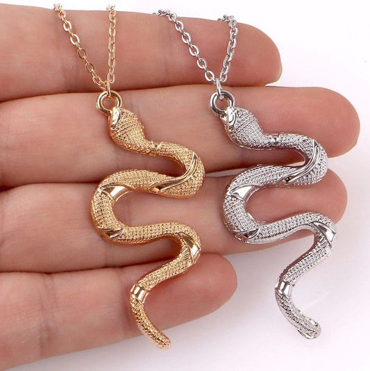 Yu Fashions Minimal Snake Pendent Necklace Chain
