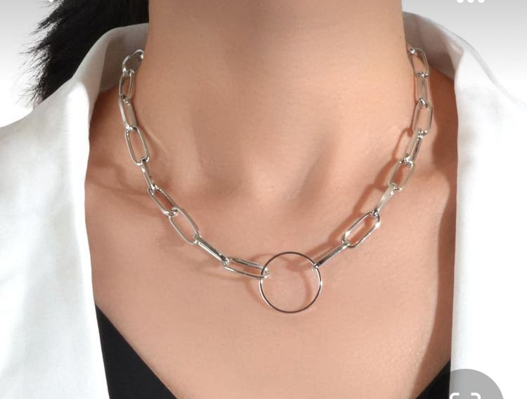 Yu Fashions Circle Pendent Link Chain Necklace