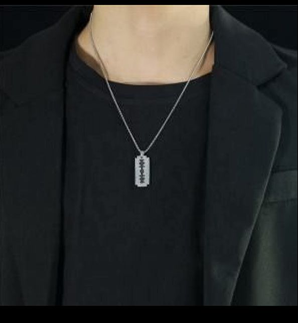 Yu Fashions Razor Blade Punk Unisex Silver Pendent Necklace Chain