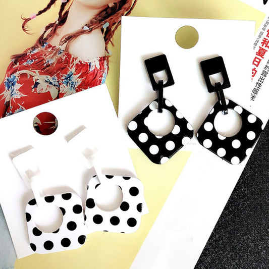 Yu Fashions retro Polka Dots Acrylic Korean Earrings Pair
