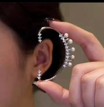 Yu Fashions Pearl Dreamy High Fashion Single Pc Korean Earcuff EarHook Earring