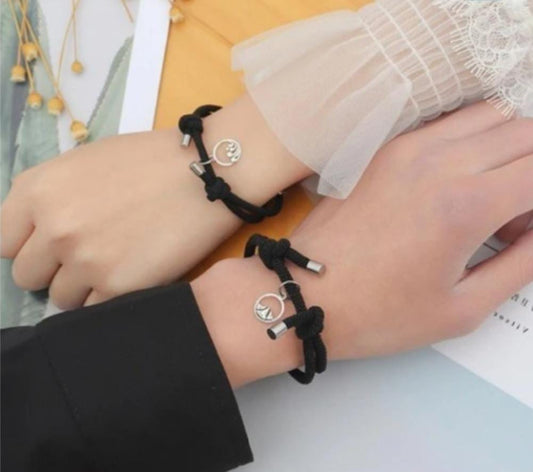 Yu Fashions Couple Sister Best Friend Magnetic Lock & Key Rope Magnetic Korean Bracelet set of 2