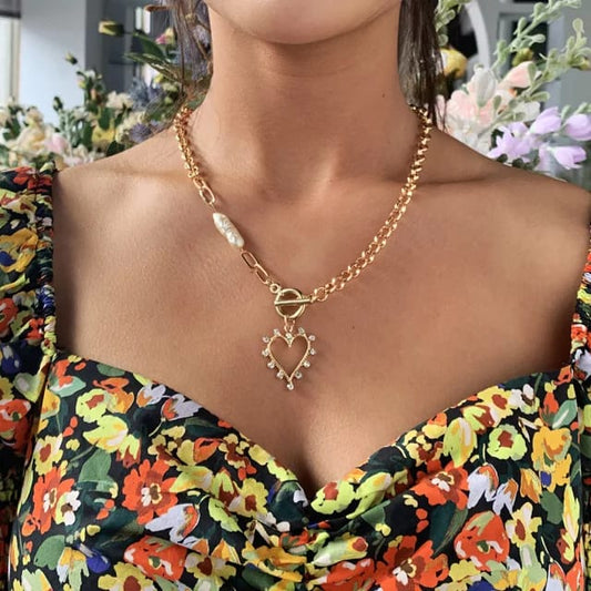 Yu Fashions Metal Heart Pearl High Fashion Pendent Necklace Chain