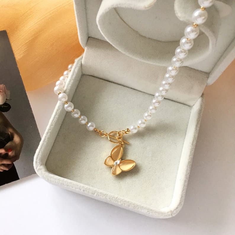 Yu Fashions Cute Butterfly Pendent Stone Pearl Necklace Chain
