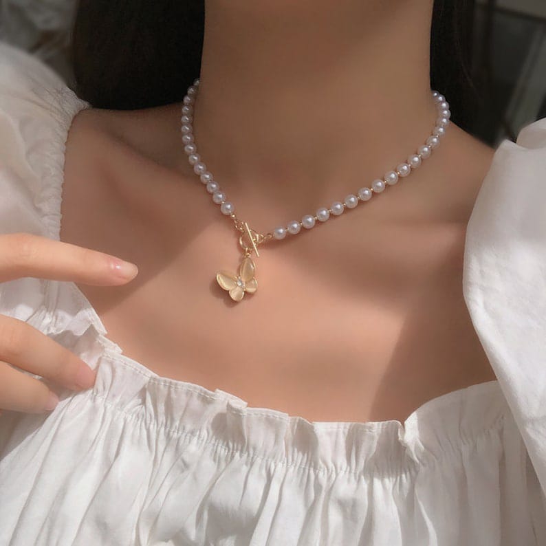 Yu Fashions Cute Butterfly Pendent Stone Pearl Necklace Chain