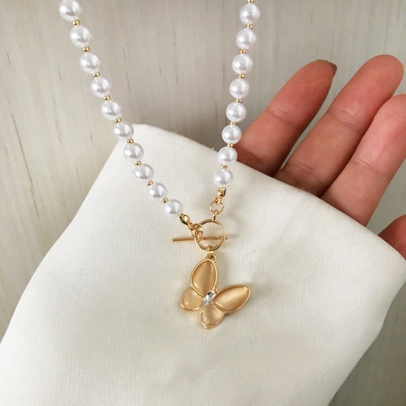 Yu Fashions Cute Butterfly Pendent Stone Pearl Necklace Chain