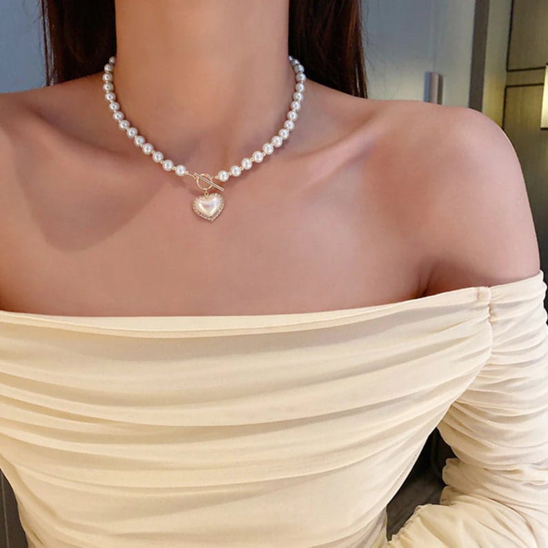 Yu Fashions Rhinestone Pearl Heart Pendent Necklace Pearl Chain