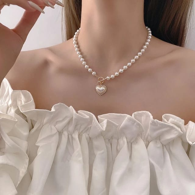 Yu Fashions Rhinestone Pearl Heart Pendent Necklace Pearl Chain