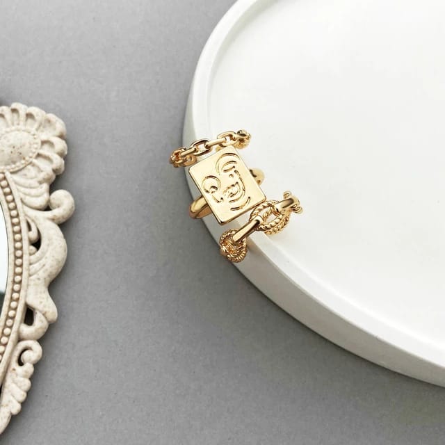 Yu Fashions Bohemian Golden Ring Vintage Face Link Chain Ring Set of 3