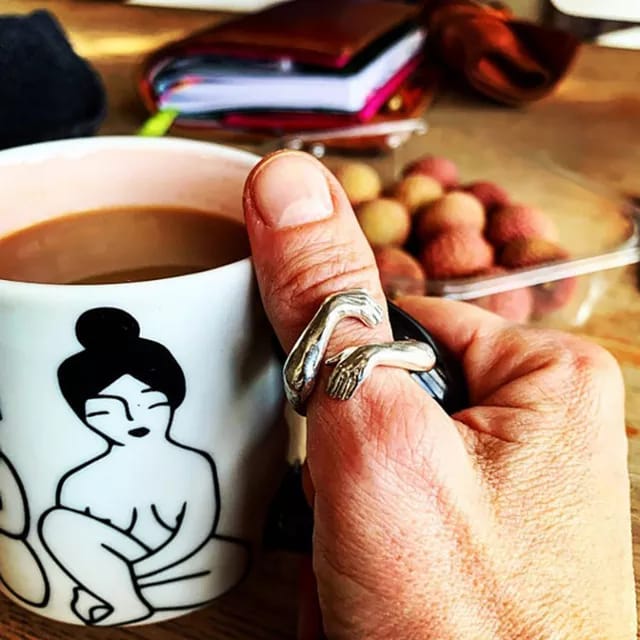 Yu Fashions Cute Hug Ring