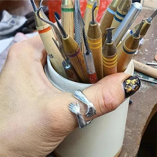Yu Fashions Cute Hug Ring