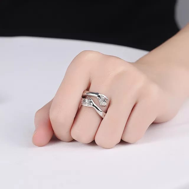 Yu Fashions Cute Hug Ring