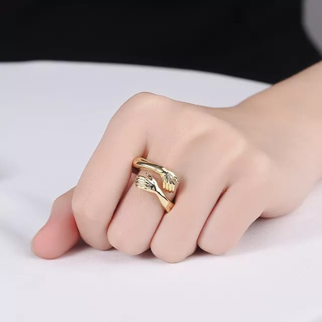 Yu Fashions Cute Hug Ring