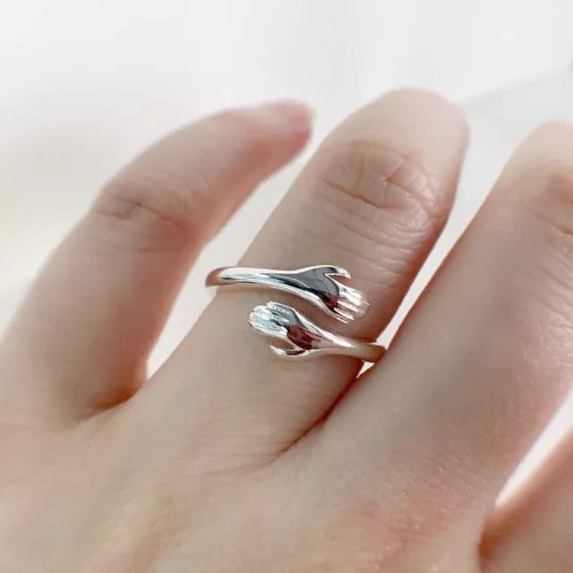 Yu Fashions Cute Hug Ring