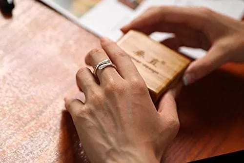 Yu Fashions Cute Hug Ring