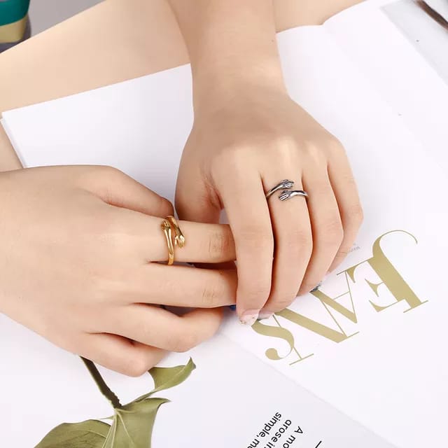 Yu Fashions Cute Hug Ring