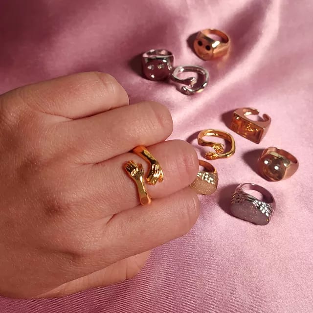 Yu Fashions Cute Hug Ring