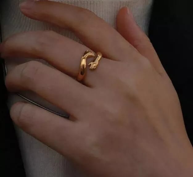 Yu Fashions Cute Hug Ring
