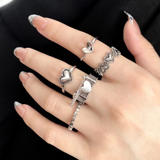 Yu Fashions Heart Chain Silver Ring Set of 5