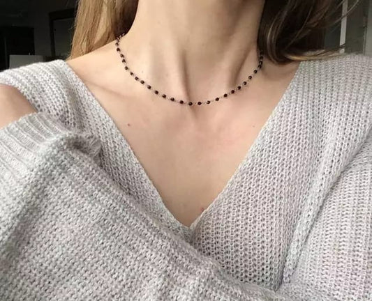 Yu Fashions Black Beads Golden Choker Cute Necklace Chain