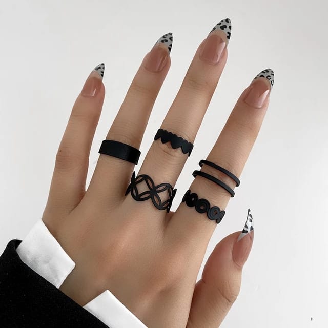 Yu Fashions Black Punk Link Korean Ring Set of 5