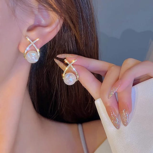 Yu Fashions Geometrical Pearl Rhinstone Cute High Fashion Stud Korean Earrings Pair