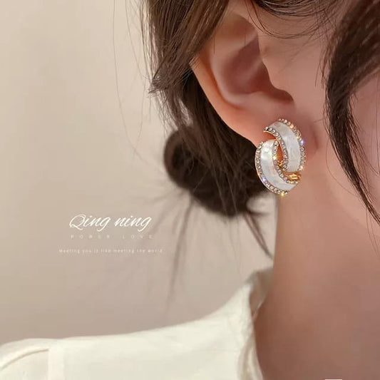 Yu Fashions Geometrical Shaped High Fashion Crystal Korean Earrings Pair