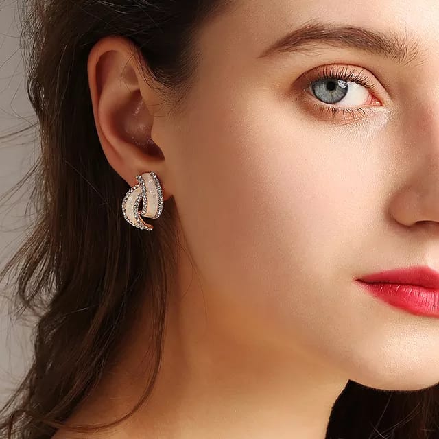 Yu Fashions Geometrical Shaped High Fashion Crystal Korean Earrings Pair