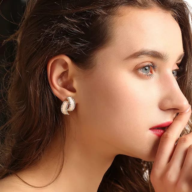 Yu Fashions Geometrical Shaped High Fashion Crystal Korean Earrings Pair