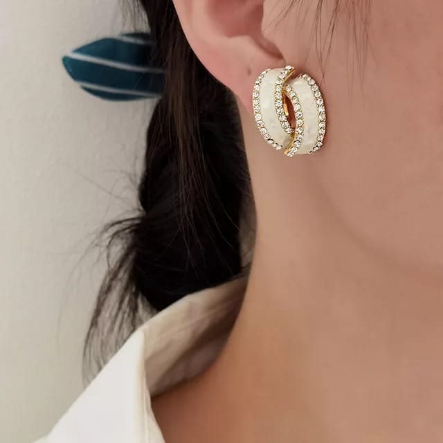 Yu Fashions Geometrical Shaped High Fashion Crystal Korean Earrings Pair