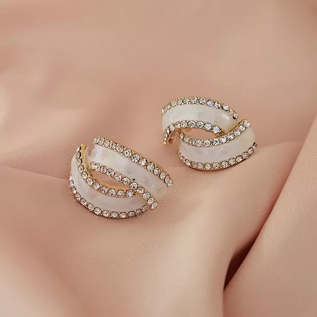 Yu Fashions Geometrical Shaped High Fashion Crystal Korean Earrings Pair