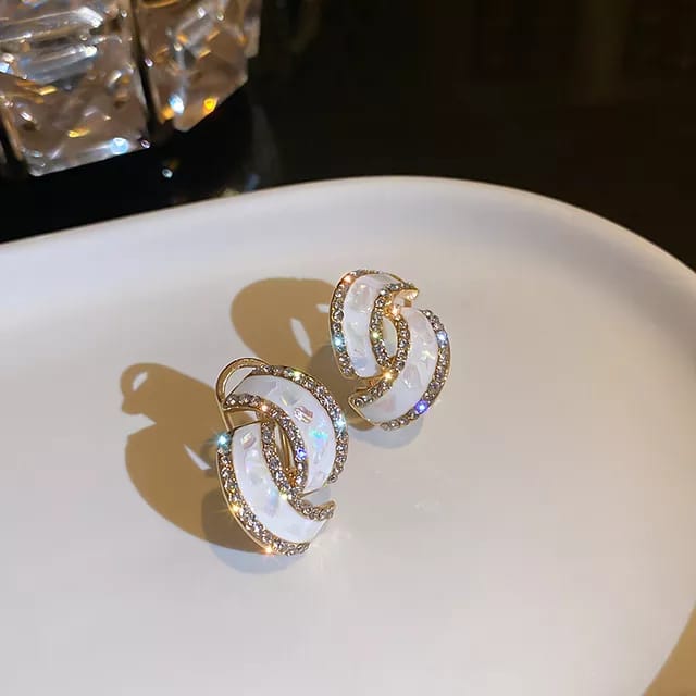Yu Fashions Geometrical Shaped High Fashion Crystal Korean Earrings Pair