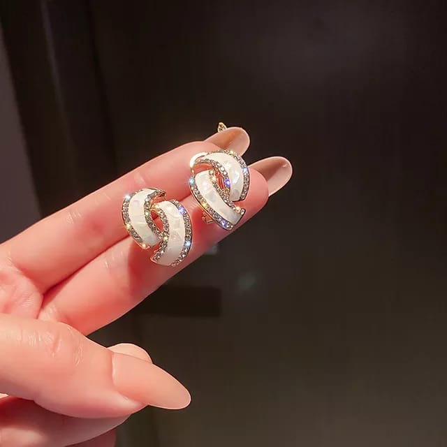 Yu Fashions Geometrical Shaped High Fashion Crystal Korean Earrings Pair