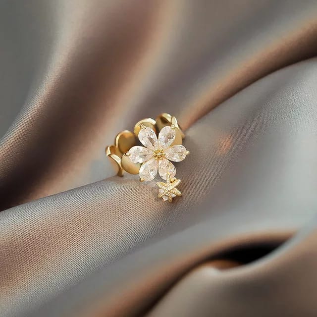 Yu Fashions Flower Crystal High Fashion Korean Ring