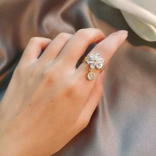 Yu Fashions Flower Crystal High Fashion Korean Ring