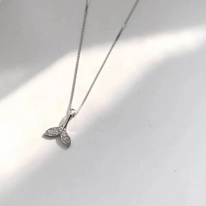 Yu Fashions Fish Tail Rhinestone Minimal Necklace