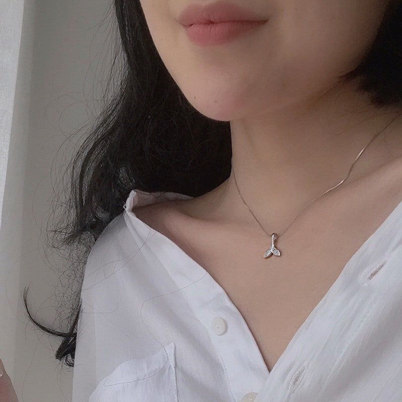 Yu Fashions Fish Tail Rhinestone Minimal Necklace