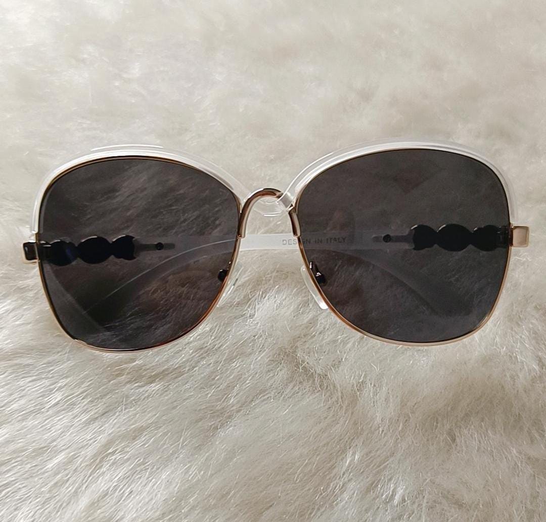 Yu Fashions Twisted frame UV Protracted High Fashion Korean Sunglasses