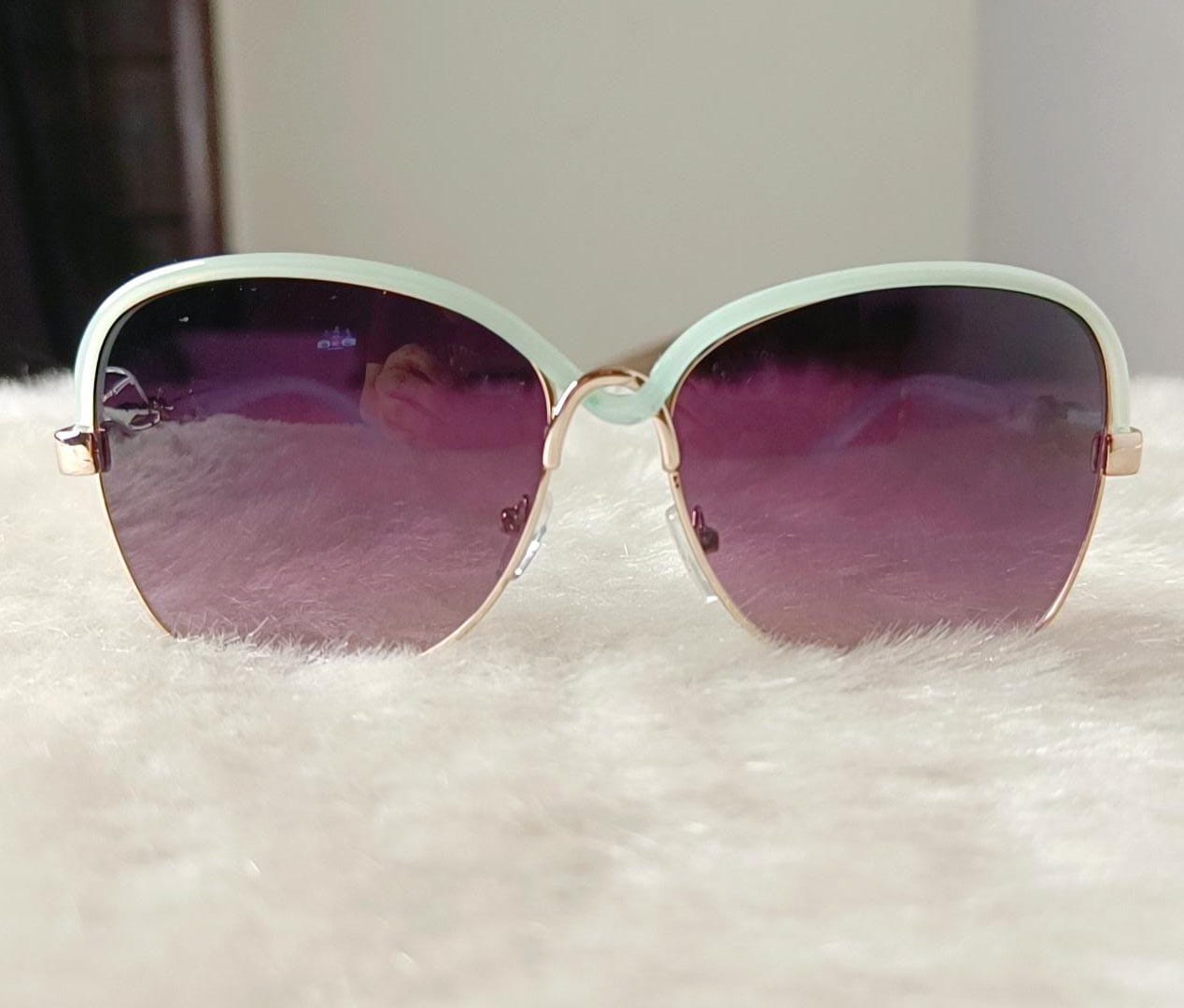 Yu Fashions Twisted frame UV Protracted High Fashion Korean Sunglasses