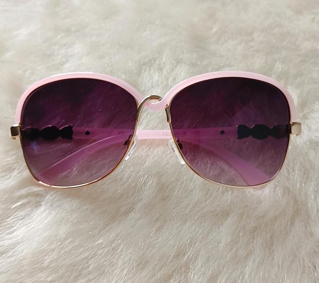 Yu Fashions Twisted frame UV Protracted High Fashion Korean Sunglasses