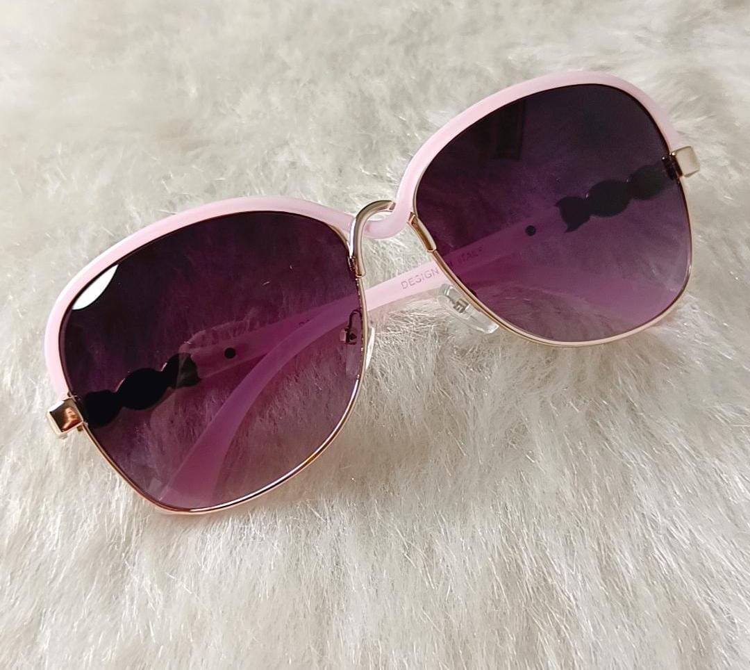 Yu Fashions Twisted frame UV Protracted High Fashion Korean Sunglasses
