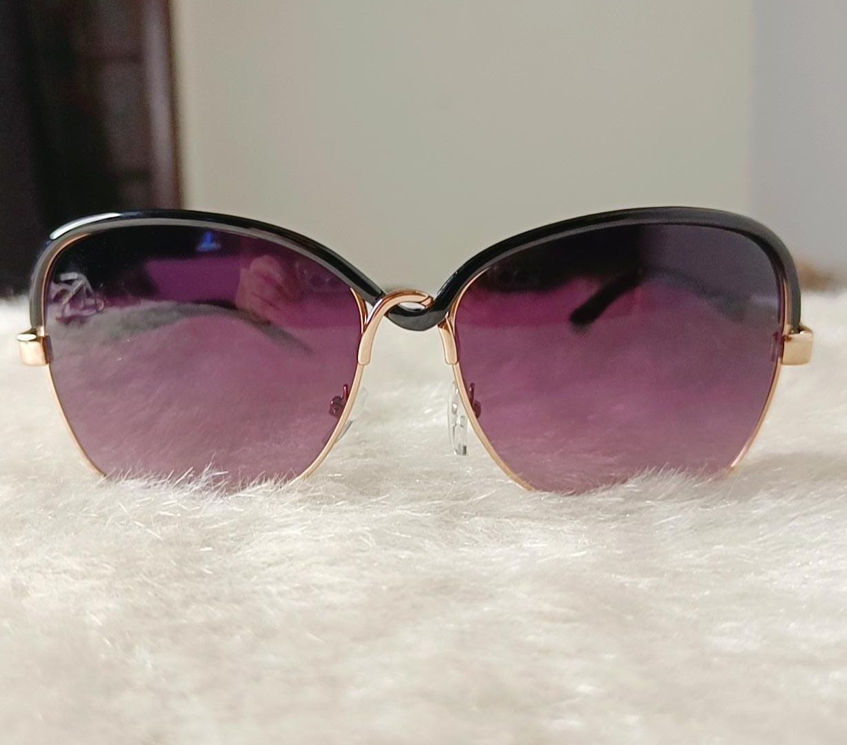 Yu Fashions Twisted frame UV Protracted High Fashion Korean Sunglasses