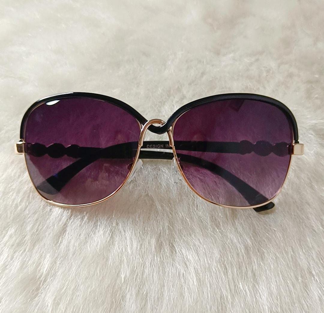 Yu Fashions Twisted frame UV Protracted High Fashion Korean Sunglasses