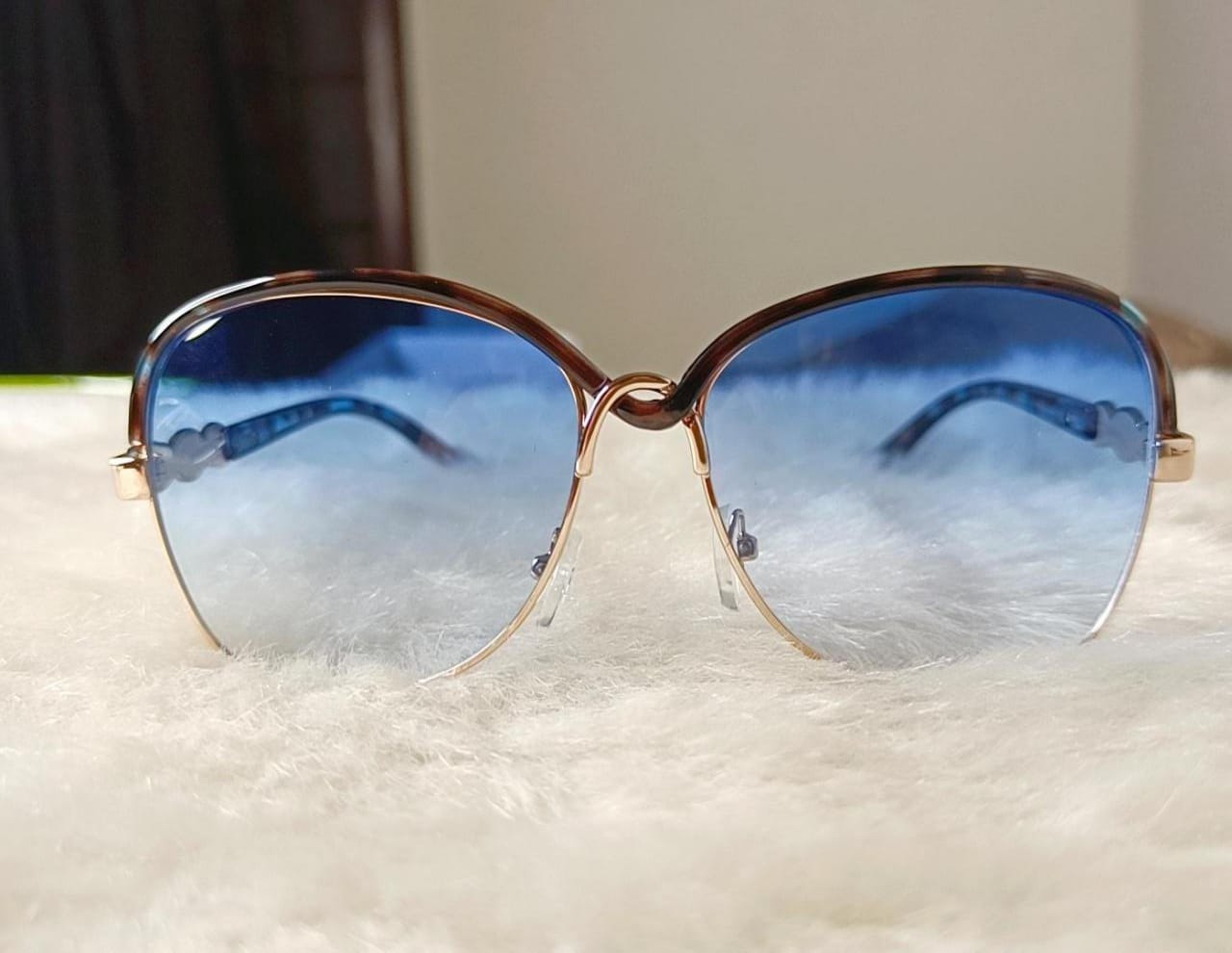 Yu Fashions Twisted frame UV Protracted High Fashion Korean Sunglasses
