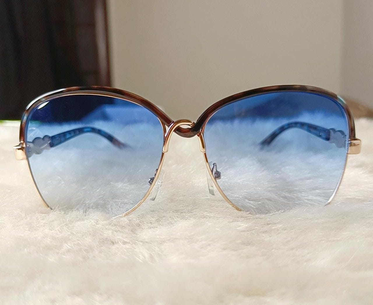 Yu Fashions Twisted frame UV Protracted High Fashion Korean Sunglasses