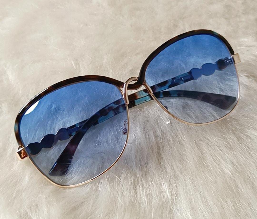 Yu Fashions Twisted frame UV Protracted High Fashion Korean Sunglasses