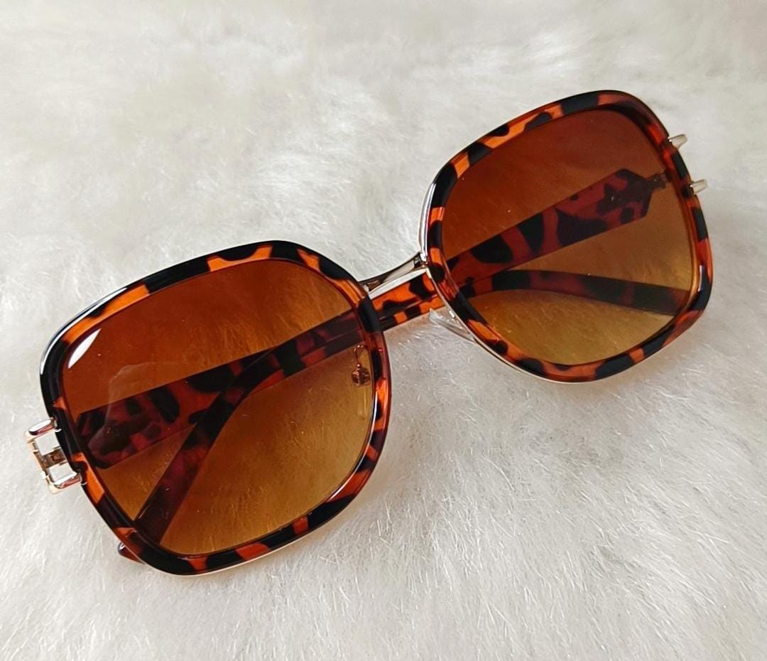 Yu Fashions Square Shaped High Fashion UV Protected Korean Sunglasses