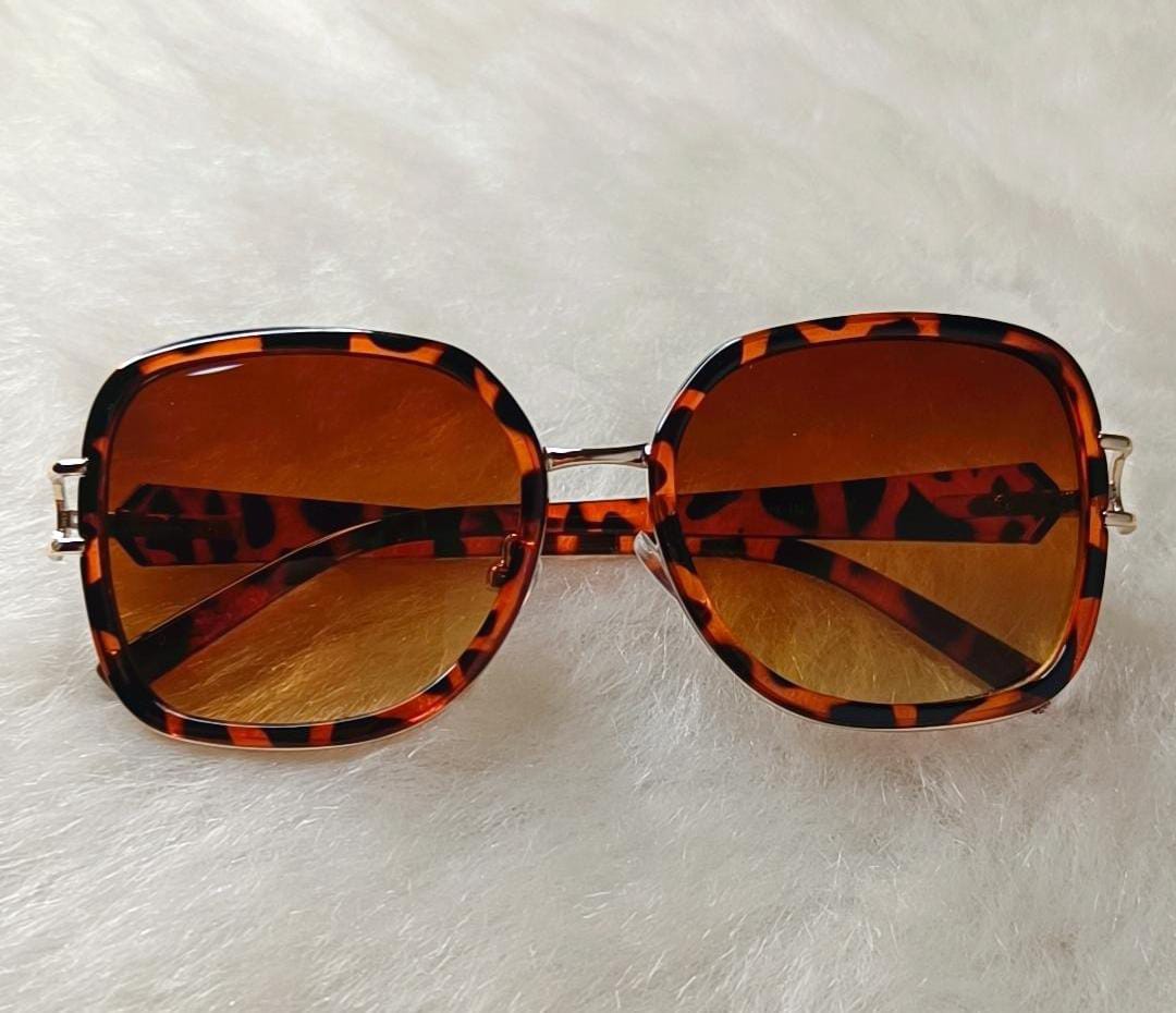 Yu Fashions Square Shaped High Fashion UV Protected Korean Sunglasses