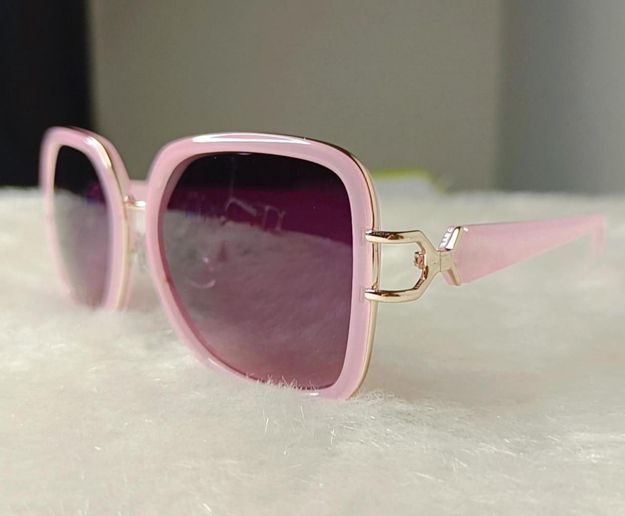 Yu Fashions Square Shaped High Fashion UV Protected Korean Sunglasses